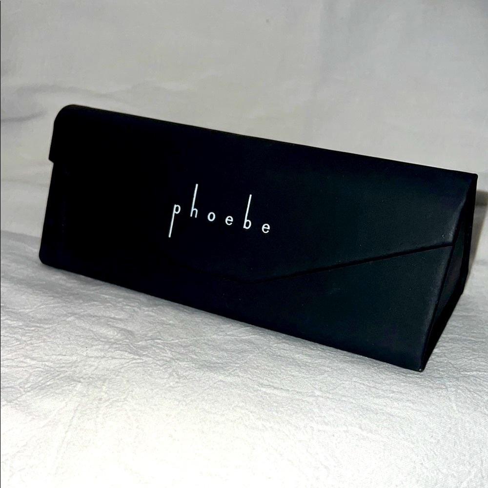 Phoebe Triangle Eye Glass Case - Black